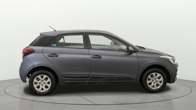 Second-hand 2018 Hyundai i20 1.2 Spotz for sale in Noida-1