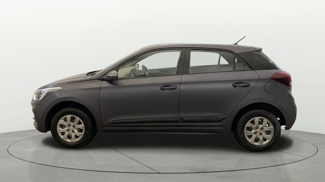 Second-hand 2018 Hyundai i20 1.2 Spotz for sale in Noida-5
