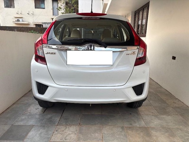 Second-hand 2018 Honda Jazz V CVT for sale in Belgaum-2
