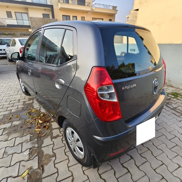 Second-hand 2011 Hyundai i10 Magna for sale in Chandigarh-8