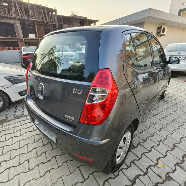 Second-hand 2011 Hyundai i10 Magna for sale in Chandigarh-7