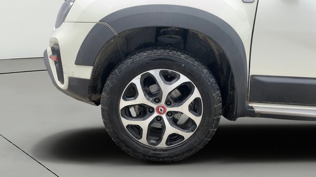 Second-hand 2021 Renault Duster RXZ Turbo CVT for sale in Noida-25