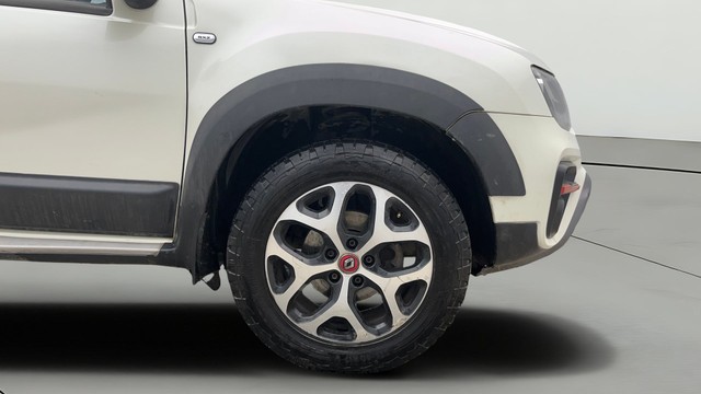 Second-hand 2021 Renault Duster RXZ Turbo CVT for sale in Noida-23