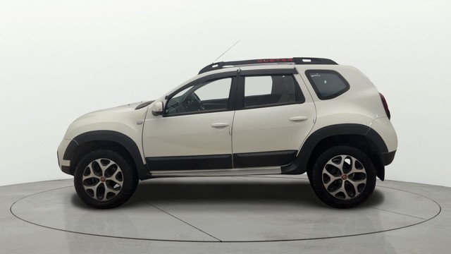 Second-hand 2021 Renault Duster RXZ Turbo CVT for sale in Noida-5
