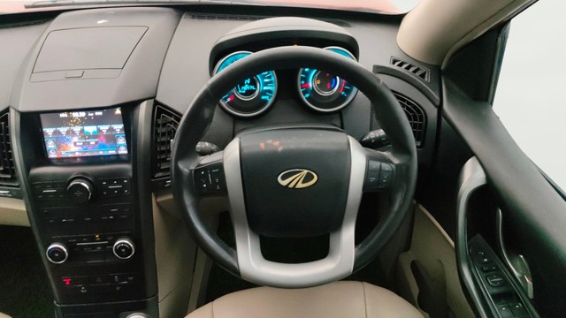 Mahindra XUV500 W9 Second-hand 2017 Mahindra XUV500 W9 for sale in Pune-12