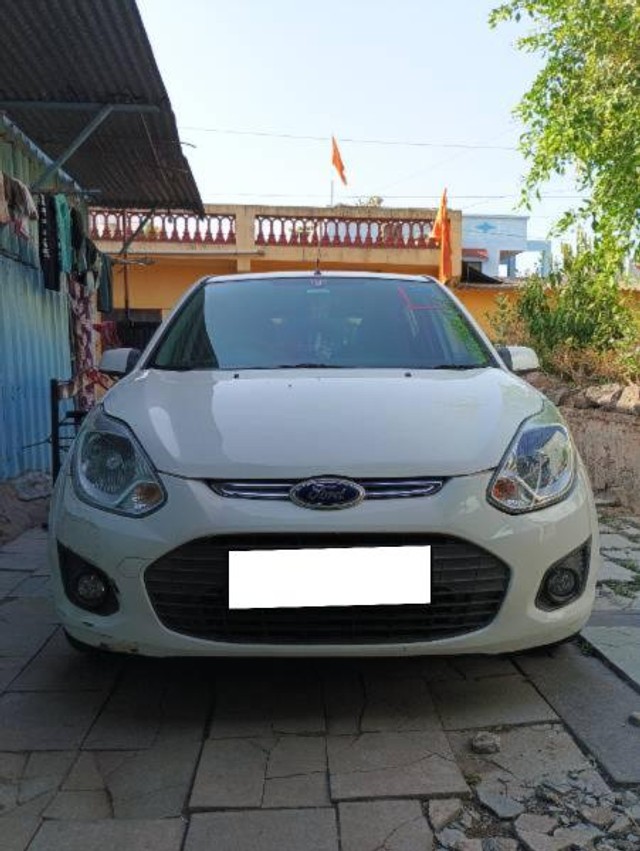 Second-hand 2014 Ford Figo Petrol Titanium for sale in Nashik-0