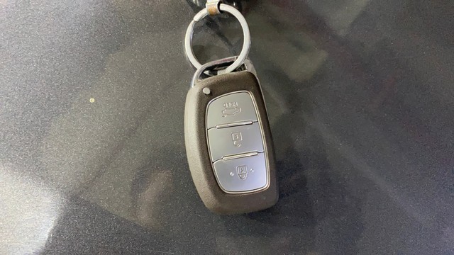 Second-hand 2017 Hyundai i20 1.2 Asta Option for sale in Kolkata-5