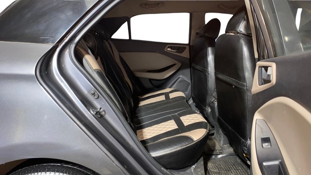 Second-hand 2017 Hyundai i20 1.2 Asta Option for sale in Kolkata-9