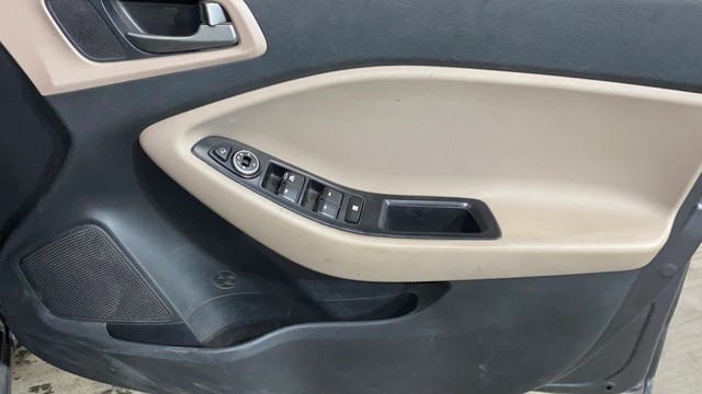 Second-hand 2017 Hyundai i20 1.2 Asta Option for sale in Kolkata-2