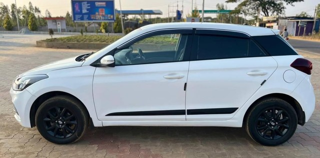 Second-hand 2018 Hyundai i20 1.4 Sportz for sale in Haveri-3