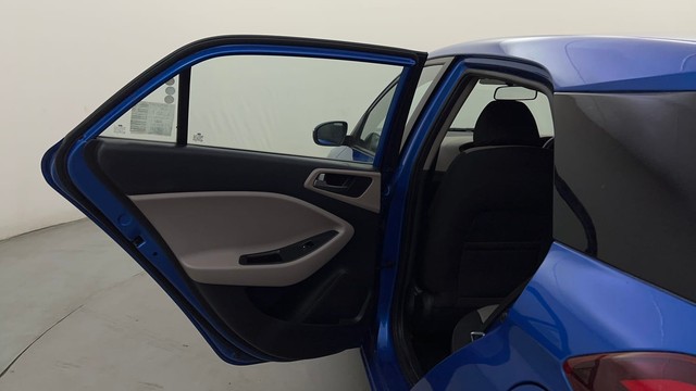 Second-hand 2017 Hyundai i20 1.2 Asta Option for sale in Bangalore-32