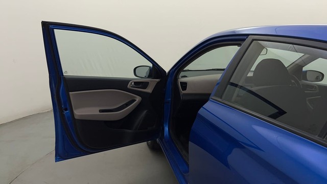 Second-hand 2017 Hyundai i20 1.2 Asta Option for sale in Bangalore-36