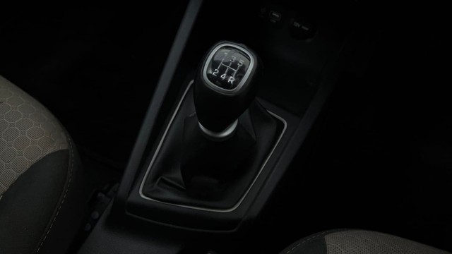 Second-hand 2017 Hyundai i20 1.2 Asta Option for sale in Bangalore-12