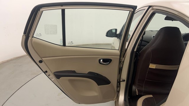 Second-hand 2011 Hyundai i10 Magna 1.2 for sale in Chandigarh-34