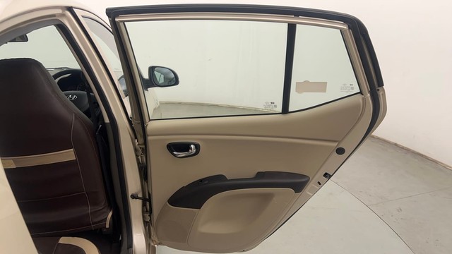 Second-hand 2011 Hyundai i10 Magna 1.2 for sale in Chandigarh-28