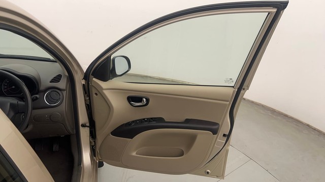 Second-hand 2011 Hyundai i10 Magna 1.2 for sale in Chandigarh-16