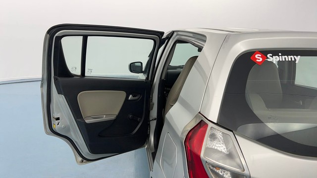 Second-hand 2016 Maruti Alto K10 VXI for sale in Kanpur-26