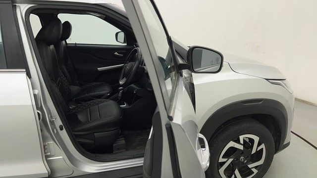 Second-hand 2023 Nissan Magnite Turbo CVT XV Premium for sale in Mumbai-15