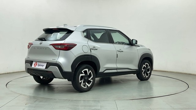 Second-hand 2023 Nissan Magnite Turbo CVT XV Premium for sale in Mumbai-3