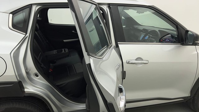 Second-hand 2023 Nissan Magnite Turbo CVT XV Premium for sale in Mumbai-39