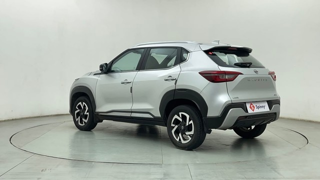 Second-hand 2023 Nissan Magnite Turbo CVT XV Premium for sale in Mumbai-5
