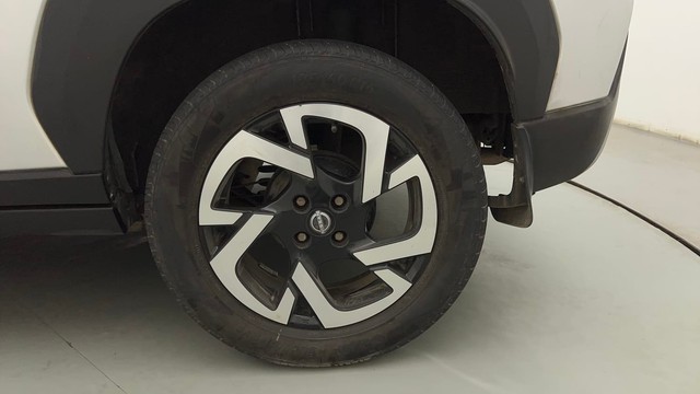 Second-hand 2023 Nissan Magnite Turbo CVT XV Premium for sale in Mumbai-19