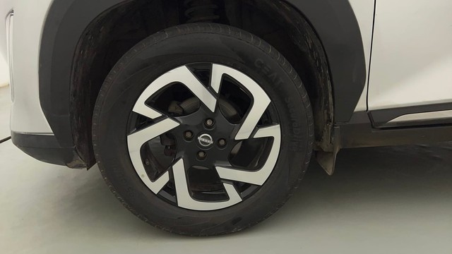 Second-hand 2023 Nissan Magnite Turbo CVT XV Premium for sale in Mumbai-20