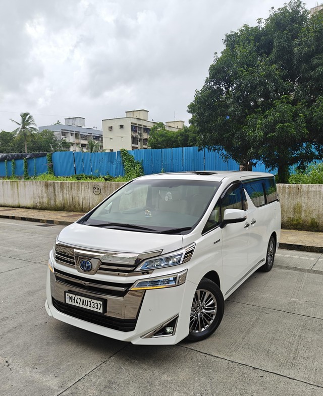 Second-hand 2020 Toyota Vellfire Executive Lounge BSVI for sale in Mumbai-17