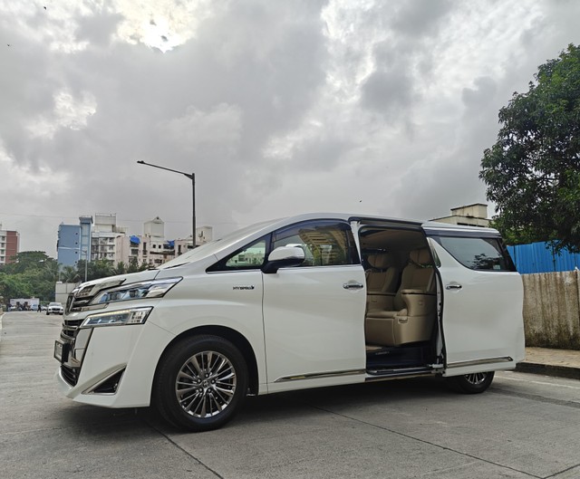 Second-hand 2020 Toyota Vellfire Executive Lounge BSVI for sale in Mumbai-18