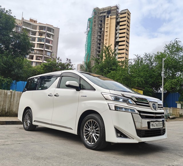 Second-hand 2020 Toyota Vellfire Executive Lounge BSVI for sale in Mumbai-21