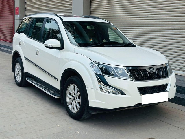 Mahindra XUV500 R W10 FWD Second-hand 2017 Mahindra XUV500 R W10 FWD for sale in Pune-0