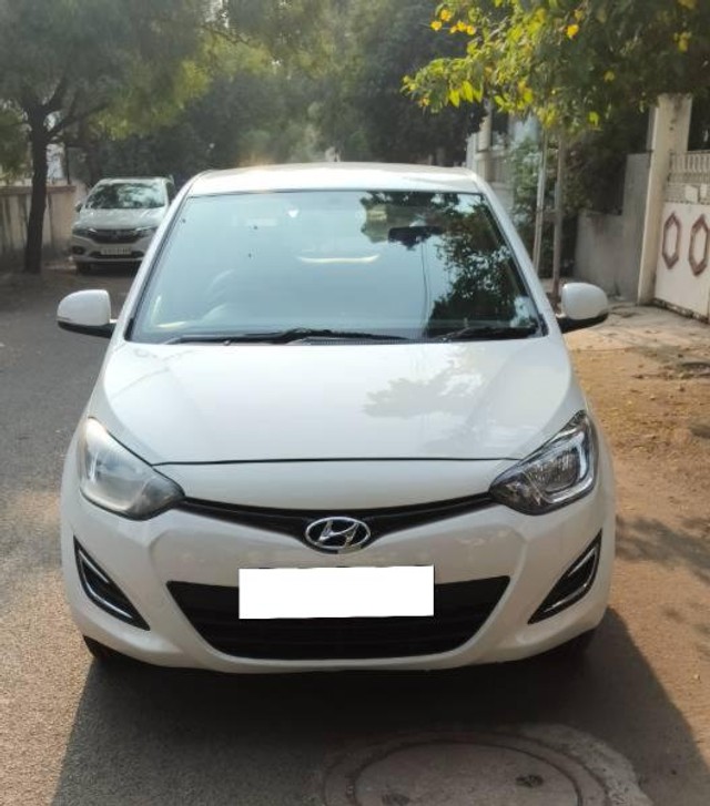 Hyundai i20 Magna Second-hand 2013 Hyundai i20 Magna for sale in Rajkot-0
