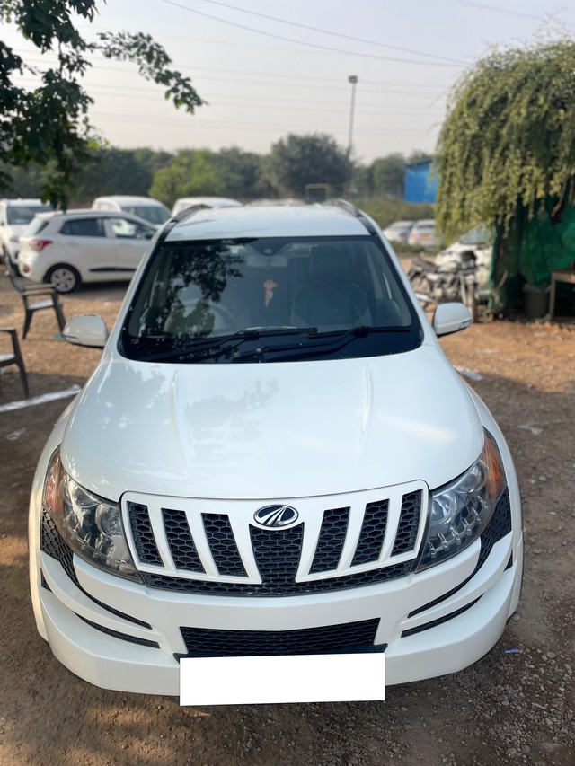 Second-hand 2012 Mahindra XUV500 W8 2WD for sale in Ahmedabad-6