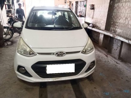 Second-hand 2016 Hyundai Grand i10 Sportz for sale in Rajkot