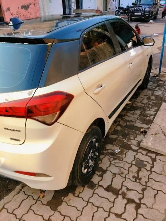 Hyundai i20 Magna 1.4 CRDi Second-hand 2014 Hyundai i20 Magna 1.4 CRDi for sale in Rajkot-5