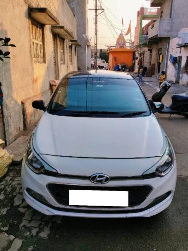 Hyundai i20 Magna 1.4 CRDi Second-hand 2014 Hyundai i20 Magna 1.4 CRDi for sale in Rajkot-3