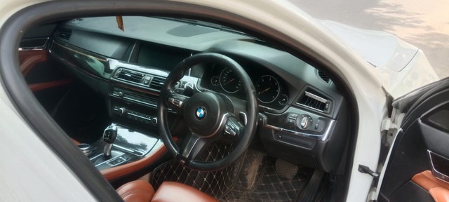 Second-hand 2014 BMW 5 Series 530d M Sport for sale in Chennai-10