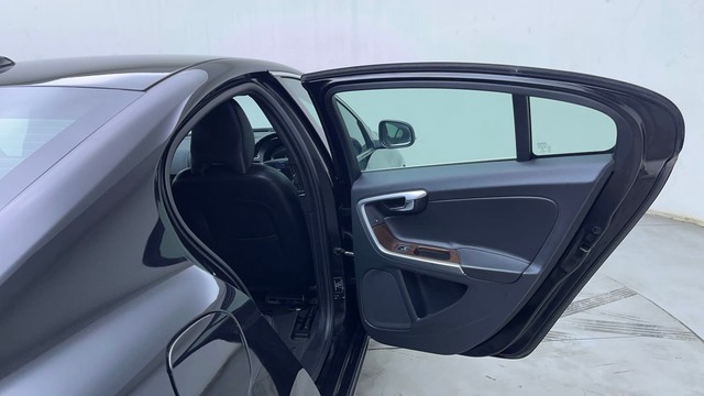 Second-hand 2016 Volvo S60 D4 Momentum for sale in Hyderabad-38