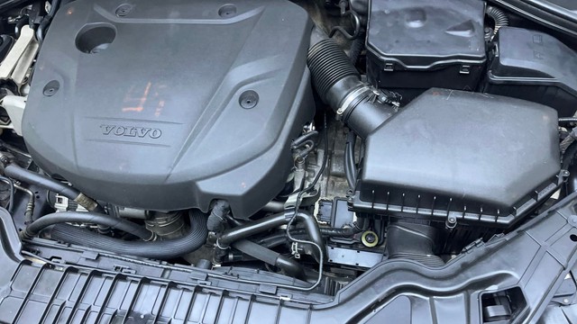 Second-hand 2016 Volvo S60 D4 Momentum for sale in Hyderabad-30