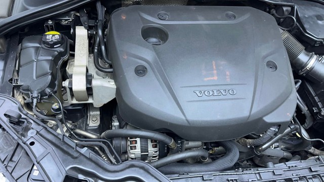 Second-hand 2016 Volvo S60 D4 Momentum for sale in Hyderabad-39