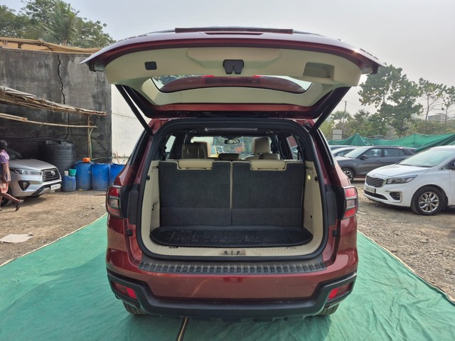 Second-hand 2016 Ford Endeavour 3.2 Titanium AT 4X4 for sale in Mumbai-12