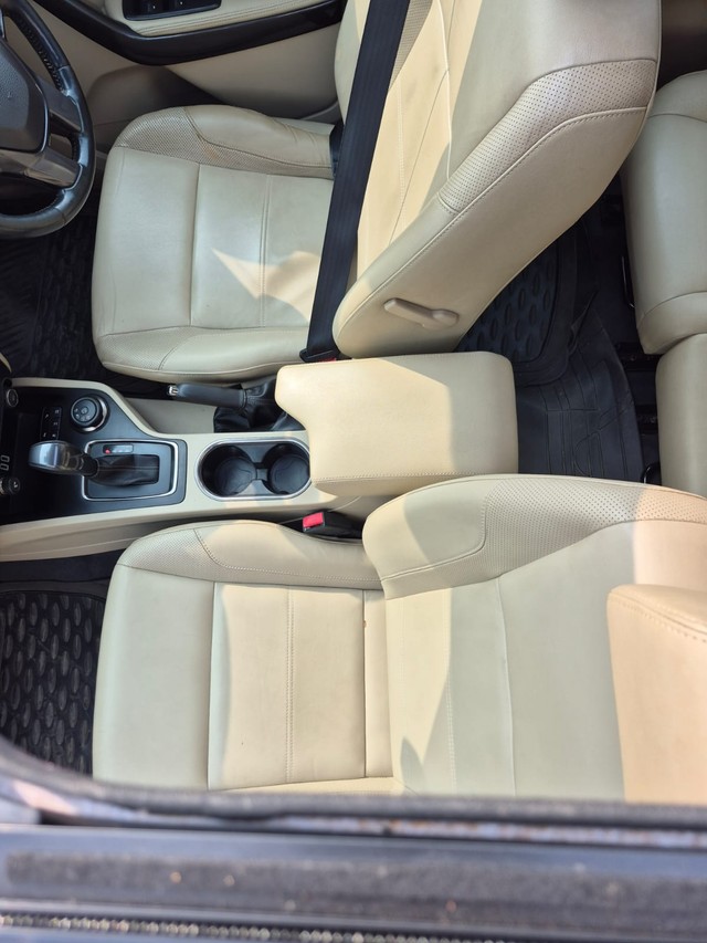 Second-hand 2016 Ford Endeavour 3.2 Titanium AT 4X4 for sale in Mumbai-6