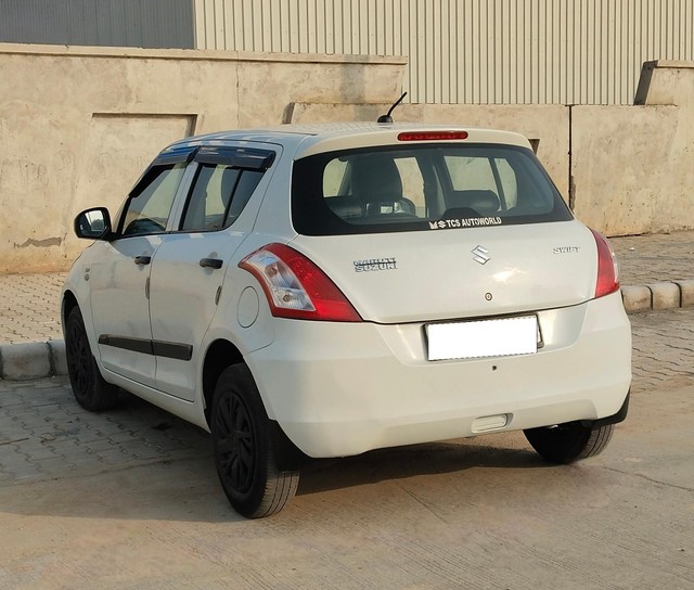 Second-hand 2017 Maruti Suzuki Swift LXI Optional-O for sale in Faridabad-11