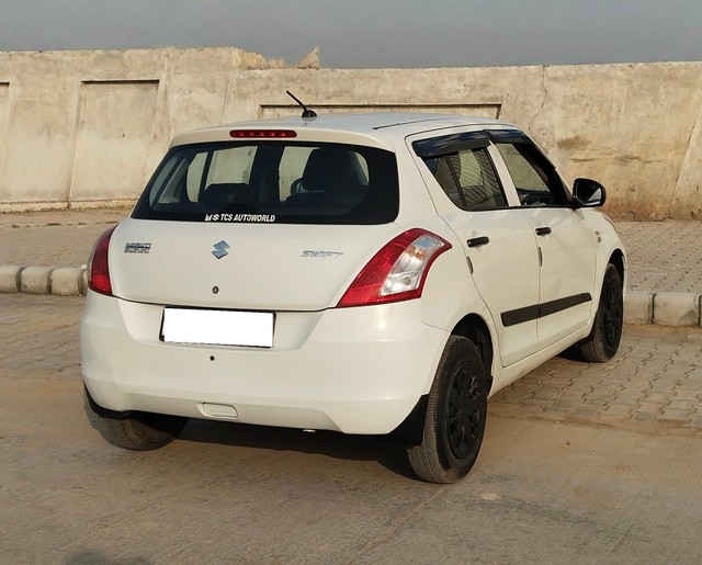 Second-hand 2017 Maruti Suzuki Swift LXI Optional-O for sale in Faridabad-10