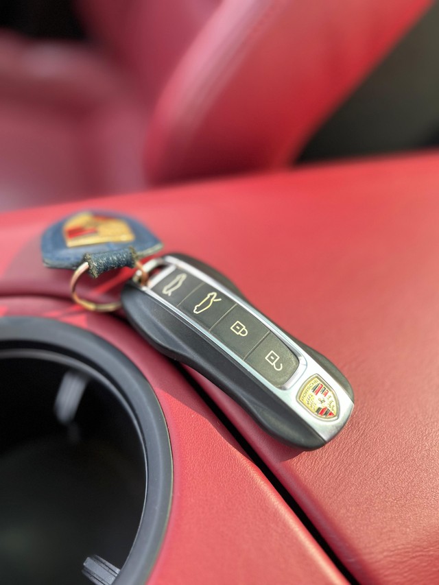 Second-hand 2023 Porsche Taycan Turbo S for sale in Mumbai-11