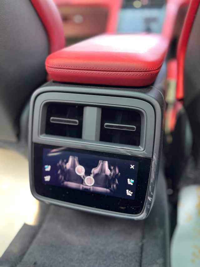 Second-hand 2023 Porsche Taycan Turbo S for sale in Mumbai-27