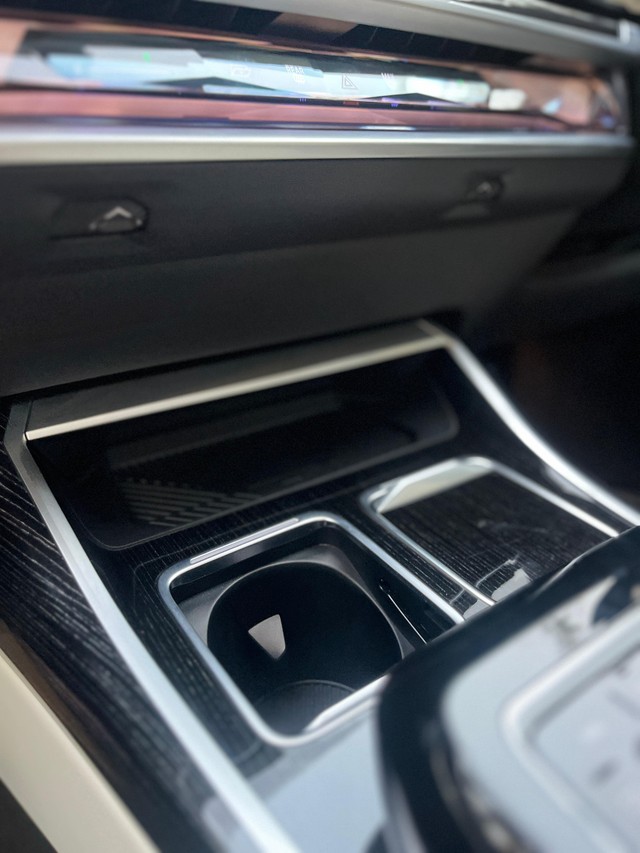 Second-hand 2024 BMW i7 eDrive50 M Sport for sale in Mumbai-45