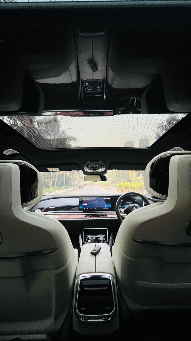 Second-hand 2024 BMW i7 eDrive50 M Sport for sale in Mumbai-28