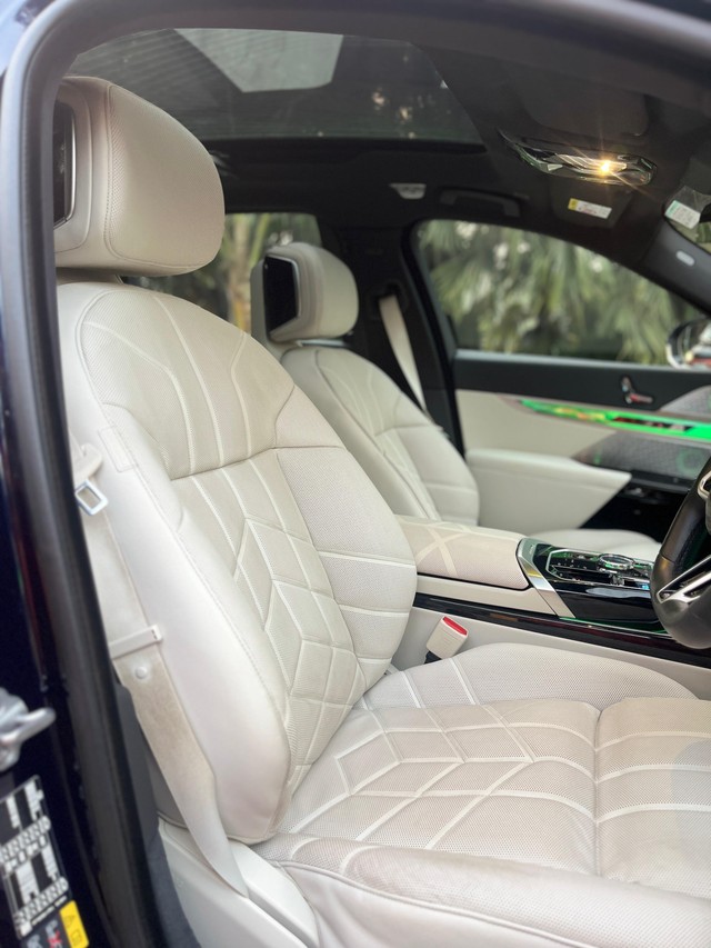 Second-hand 2024 BMW i7 eDrive50 M Sport for sale in Mumbai-49