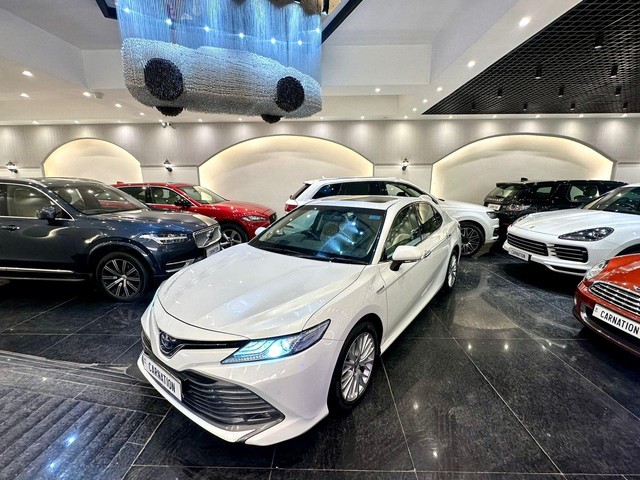 Second-hand 2021 Toyota Camry Hybrid 2.5 for sale in New Delhi-2
